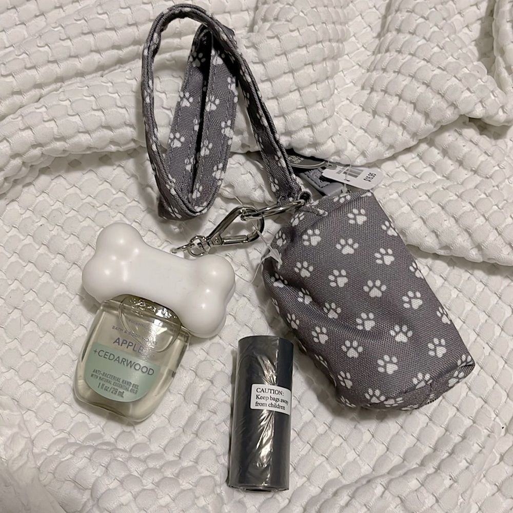 NWT- Bath & Body Works. PocketBac & Dog Bag Holder